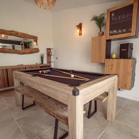 Maison Vu En Premiere Ligne Du De Avec Terrain De Tennis Privatif فيلة لاكانو