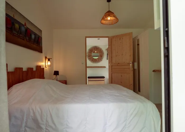 Maison Vu En Premiere Ligne Du De Avec Terrain De Tennis Privatif *