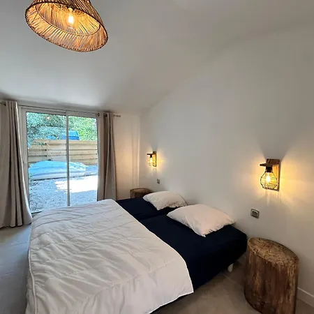 Villa Maison Vu En Premiere Ligne Du De Avec Terrain De Tennis Privatif *