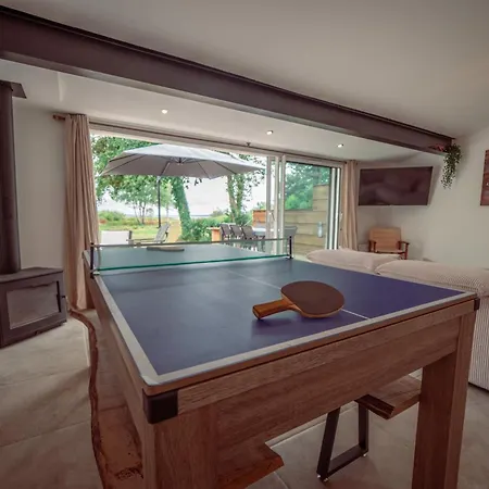 Front De A Avec Tennis Privatif Et Vue Panoramique Villa