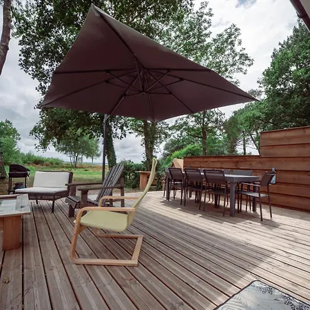 Front De A Avec Tennis Privatif Et Vue Panoramique Villa