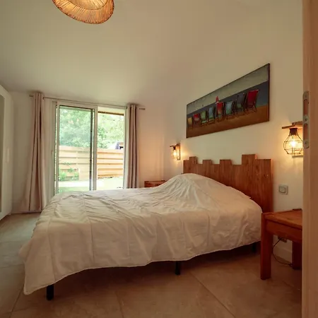 Maison Vu En Premiere Ligne Du De Avec Terrain De Tennis Privatif Villa *