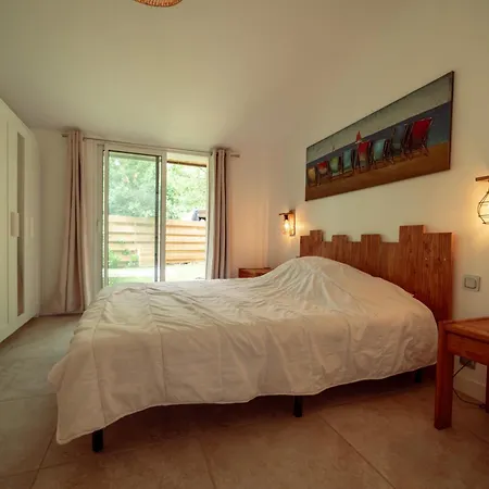 Villa Maison Vu En Premiere Ligne Du De Avec Terrain De Tennis Privatif *