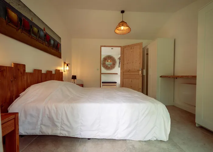 Villa Maison Vu En Première Ligne Du De Avec Terrain De Tennis Privatif *